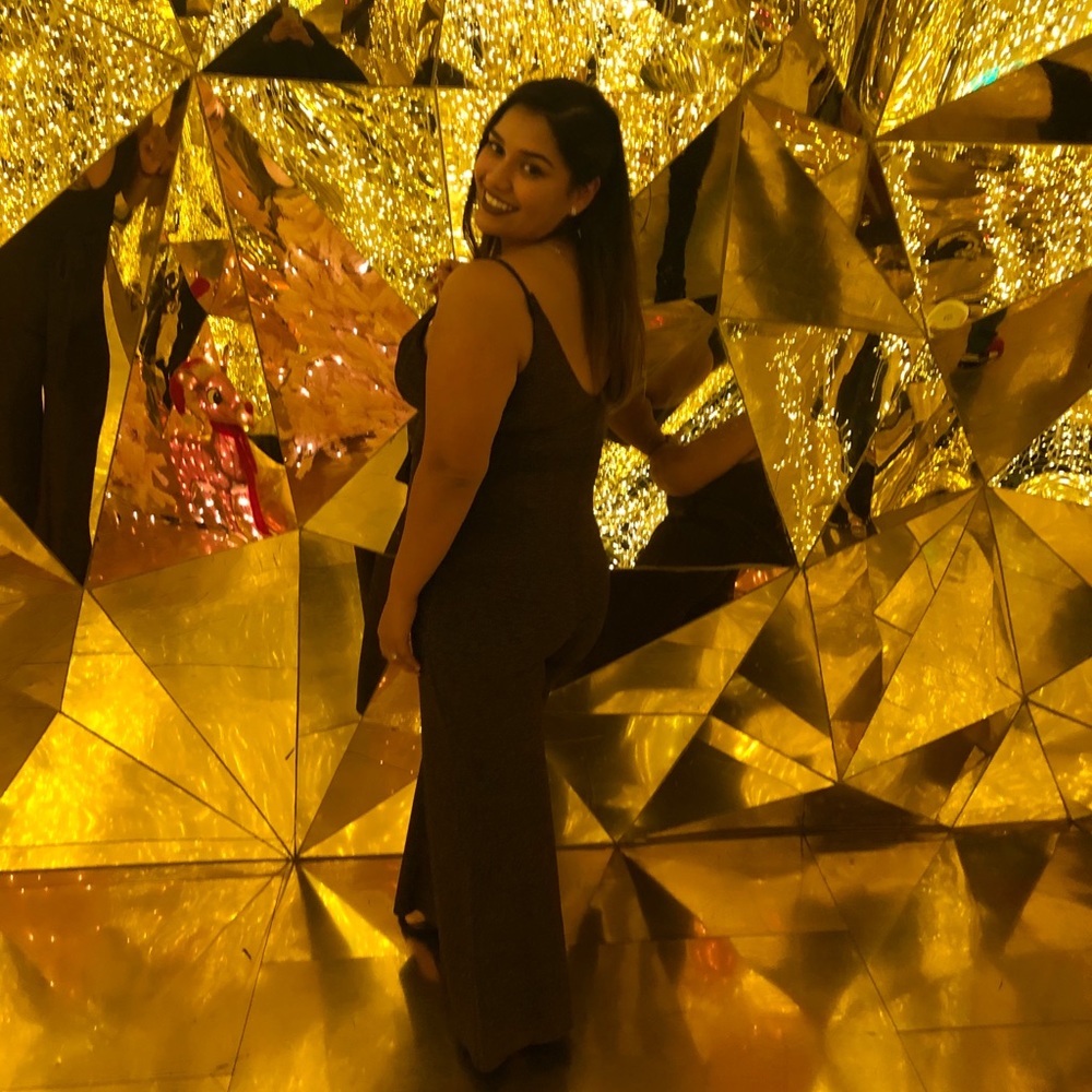 Meet your Posher, Estefania